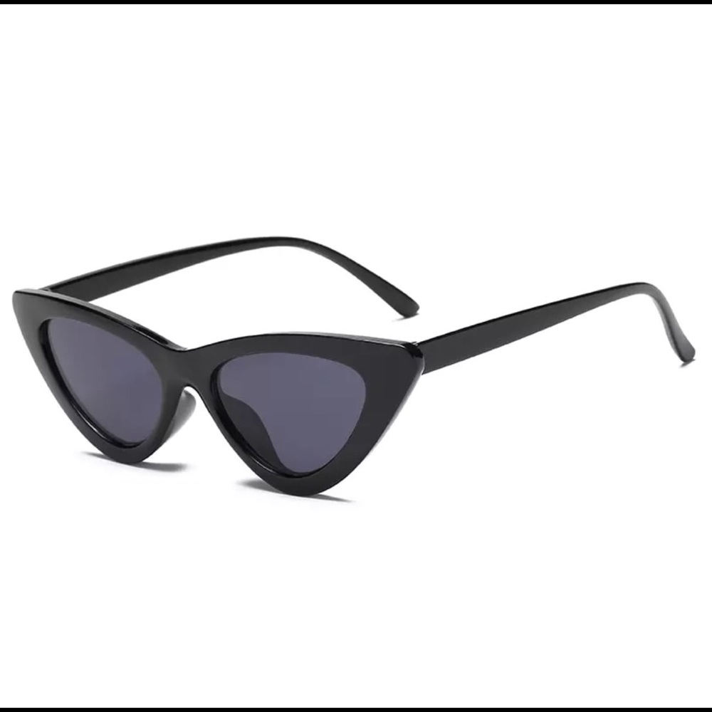 Keva Cat Sunglasses (Black)